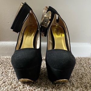 Black & Gold Pumps